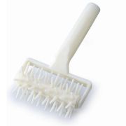 Ролик д/теста (для дырочек), пласт. 12см RFP12